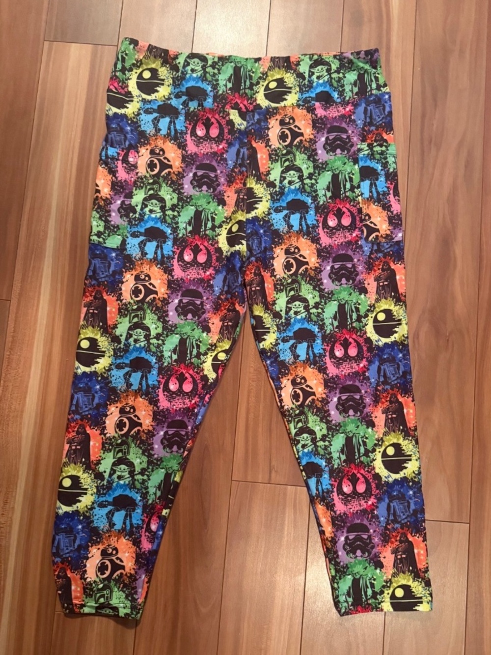 TC2 Star Wars Capri Leggings new without tags